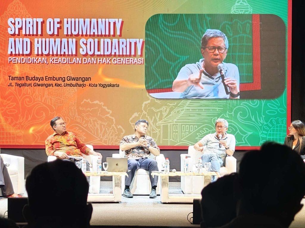 Pernyataan Rocky Gerung Menolak Kadang Gajah Membakar Semangat Ratusan Intelektual Muda Jogja