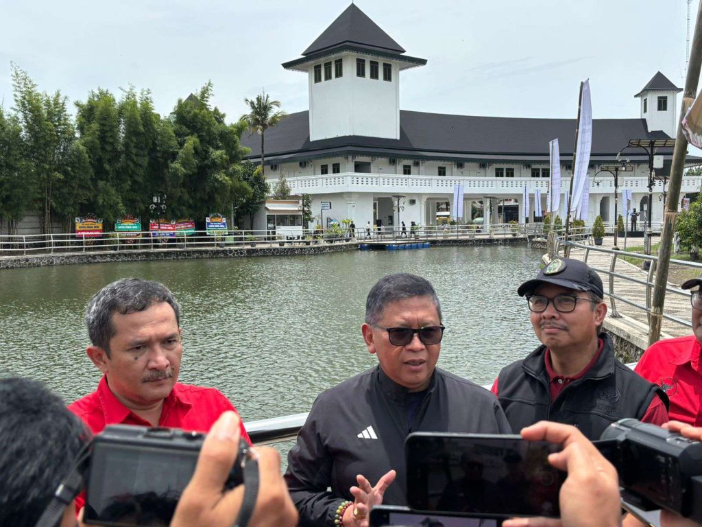 Hasto Kristiyanto Bersama Jajaran PDI P Kerahkan Jurus Aji Pancasona ‘Merawat Pertiwi’ Hasto Kristiyanto Bersama Jajaran PDI P Kerahkan Jurus Aji Pancasona ‘Merawat Pertiwi’