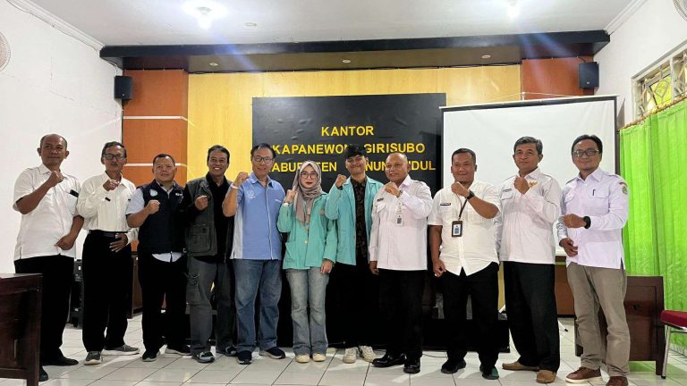 Sinergi Kampus dan Kalurahan, 80 Mahasiswa KKN UNS Rampungkan Pengabdian di Girisubo