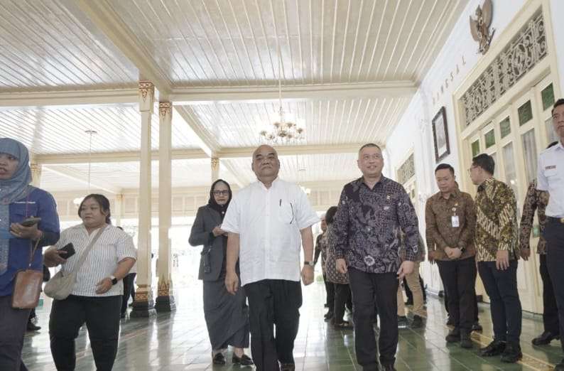 Menhub Temui Wagub DIY, Bahas Kesiapan Lebaran Hingga Penertiban Bus Pariwisata Ilegal Menhub Temui Wagub DIY, Bahas Kesiapan Lebaran Hingga Penertiban Bus Pariwisata Ilegal