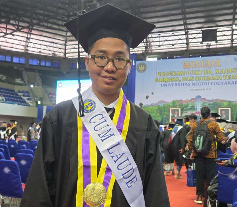 Perjuangan Muis Dela Wisudawan di UNY, Penyandang Autisme-Bipolar Bisa Cumlaude Perjuangan Muis Dela Wisudawan di UNY, Penyandang Autisme-Bipolar Bisa Cumlaude