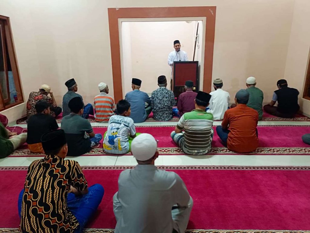 Tumbuhkan Empati Melalui Puasa; Penyuluh Agama KUA Pengasih Ajak Jamaah At-Taubah Perkuat Kepedulian Sosial