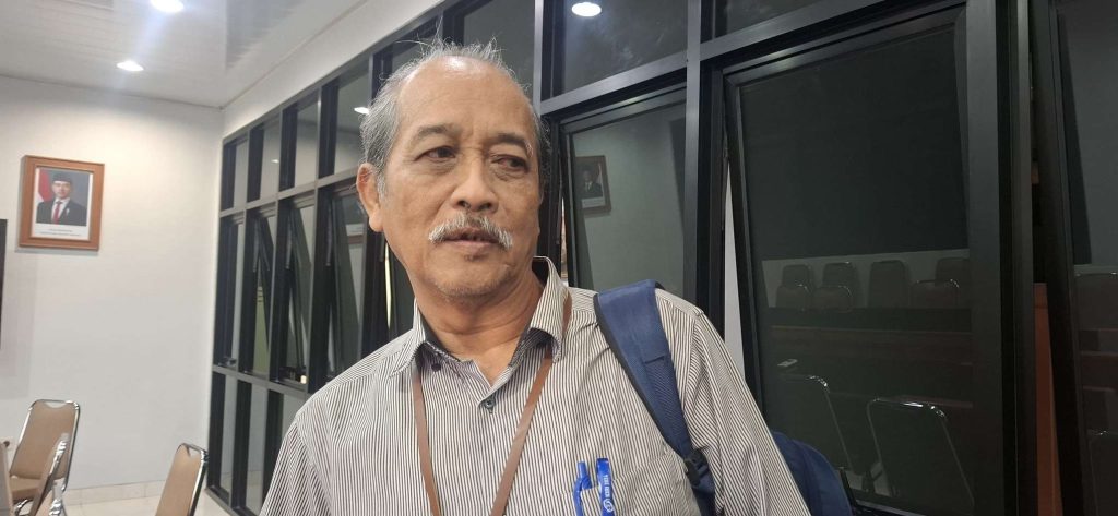 Perdana Arie Akan Jalani Sidang Kode Etik Terkait Pembakaran Tenda Milik Polda DIY Perdana Arie Akan Jalani Sidang Kode Etik Terkait Pembakaran Tenda Milik Polda DIY