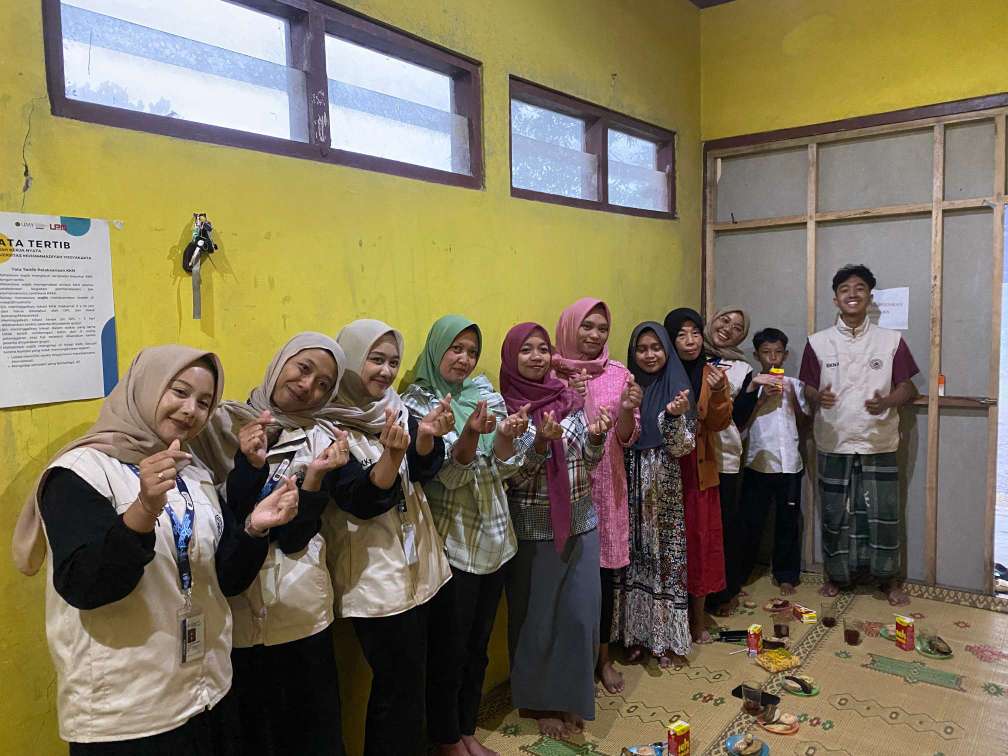 Meningkatkan Daya Saing UMKM di Padukuhan Tritis KKN Reguler UPY Kelompok 19 Gelar Sosialisasi Pengenalan Branding dan Pembukuan Sederhana