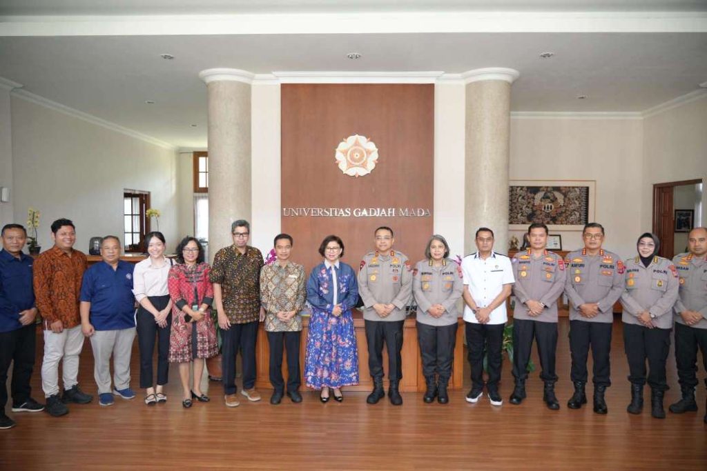 Polda DIY dan UGM Sepakati Pembangunan Pusat Studi Kepolisian Polda DIY dan UGM Sepakati Pembangunan Pusat Studi Kepolisian
