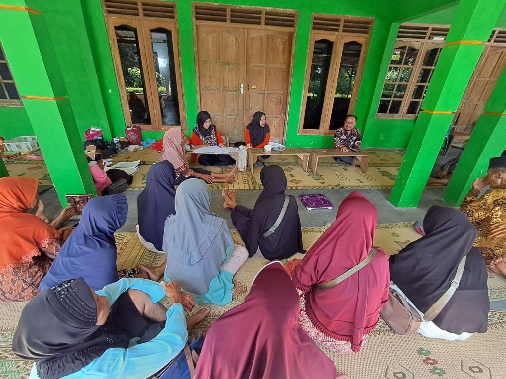The Most KUA Pengasih, Sinergi Layanan Kesehatan dan Rohani Untuk Lansia Dusun Jamus