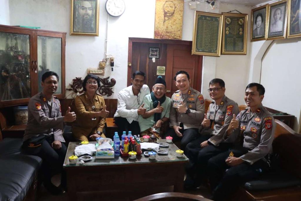 Perkuat Sinergitas, Kapolres Gunungkidul Silaturahmi ke Kediaman Tokoh Agama Kapanewon Panggang