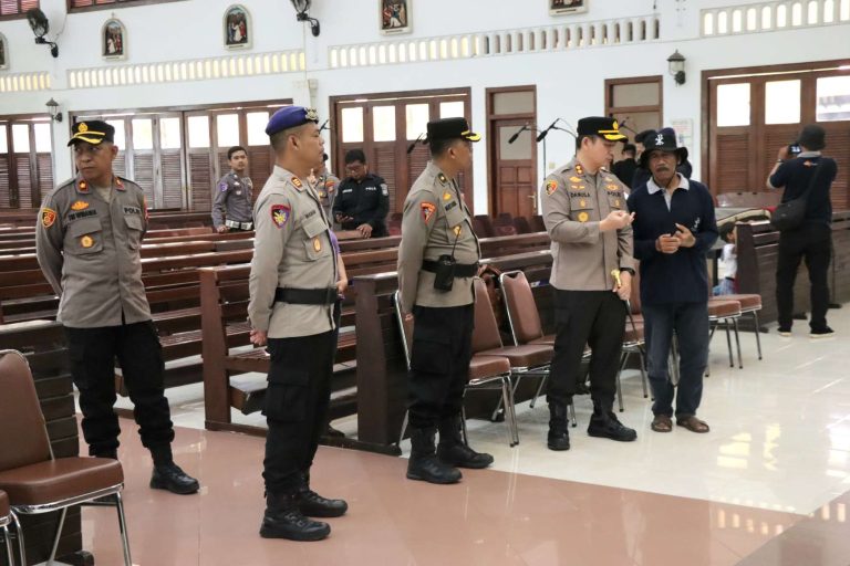 Pastikan Keamanan Ibadah Paskah 2026, Tim Jibom Polda DIY Sterilisasi Sejumlah Gereja di Gunungkidul
