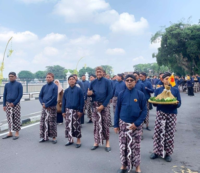 Ribuan Pamong Desa Gelar Kirab Budaya HUT ke-80 Sultan HB X, Malioboro Ditutup Total