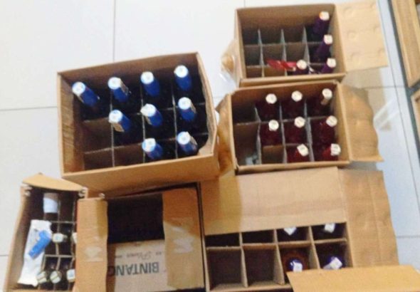 Tanpa Izin Resmi, Puluhan Botol Miras di Outlet 23 Kasihan Disita Polisi Tanpa Izin Resmi, Puluhan Botol Miras di Outlet 23 Kasihan Disita Polisi