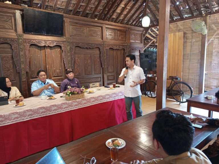 Status “Relawan” Pekerja MBG Disoroti, Berpotensi Ciptakan Preseden Buruk Status “Relawan” Pekerja MBG Disoroti, Berpotensi Ciptakan Preseden Buruk