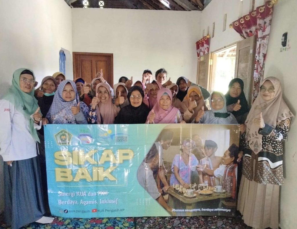 Wujudkan Keluarga Sejahtera dan Religius, KUA Pengasih Gelar Aksi “SIKAP BAIK” di Margosari