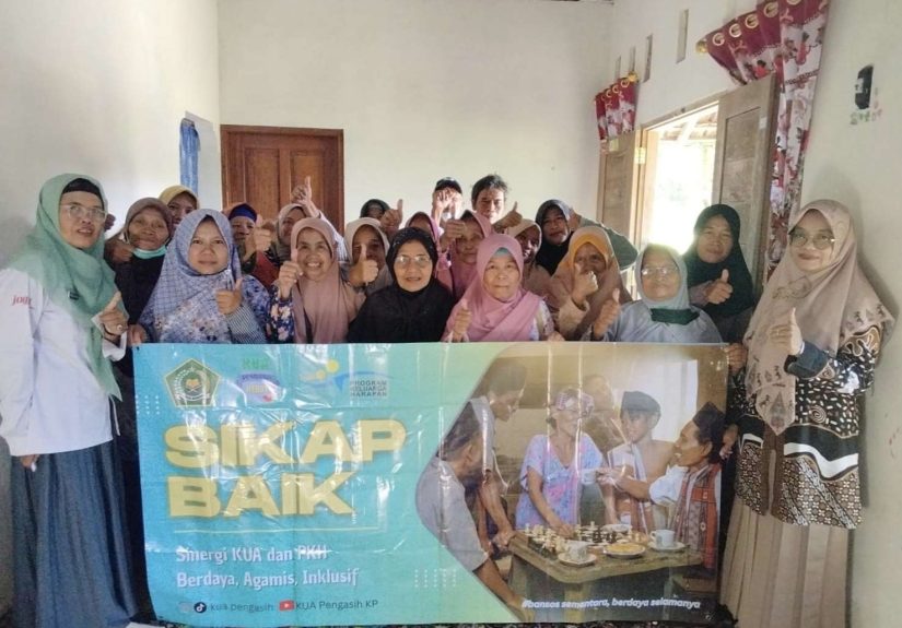 Wujudkan Keluarga Sejahtera dan Religius, KUA Pengasih Gelar Aksi “SIKAP BAIK” di Margosari