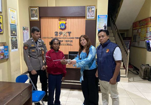 Polsek Tepus Berhasil Bantu Temukan iPhone Wisatawan Malaysia di Pantai Timang