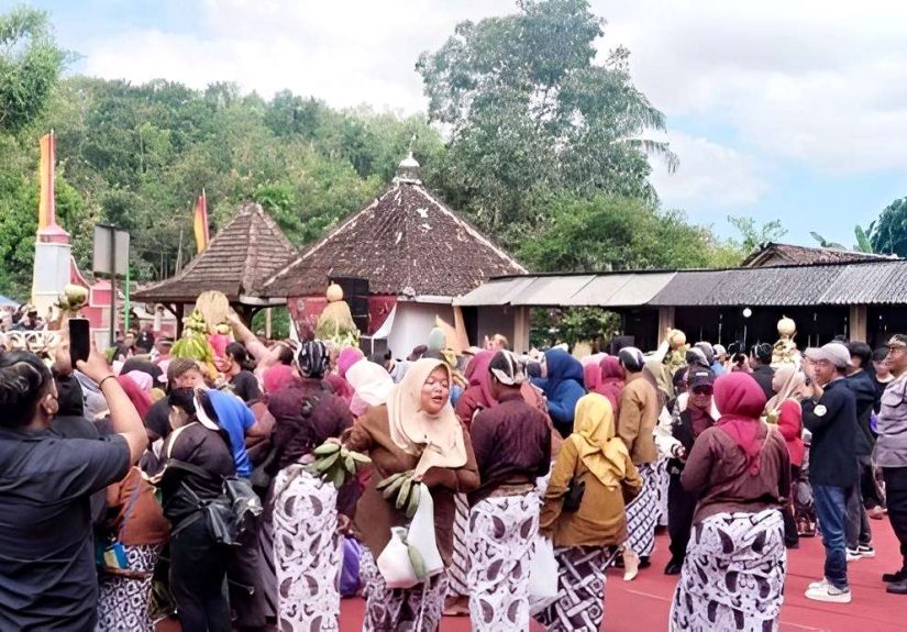 Peringati HUT ke-78, Warga Sidoharjo Gelar Kirab Gunungan hingga Pentas Seni Budaya