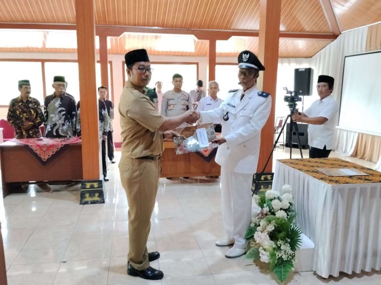 Hasil Mutasi Jabatan, Lurah Semugih Lantik dan Ambil Sumpah Jagabaya Baru