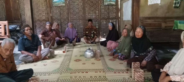 Sinergi SIKAP BAIK: Merajut Ketahanan Generasi dan Kesalehan Sosial di Cumetuk