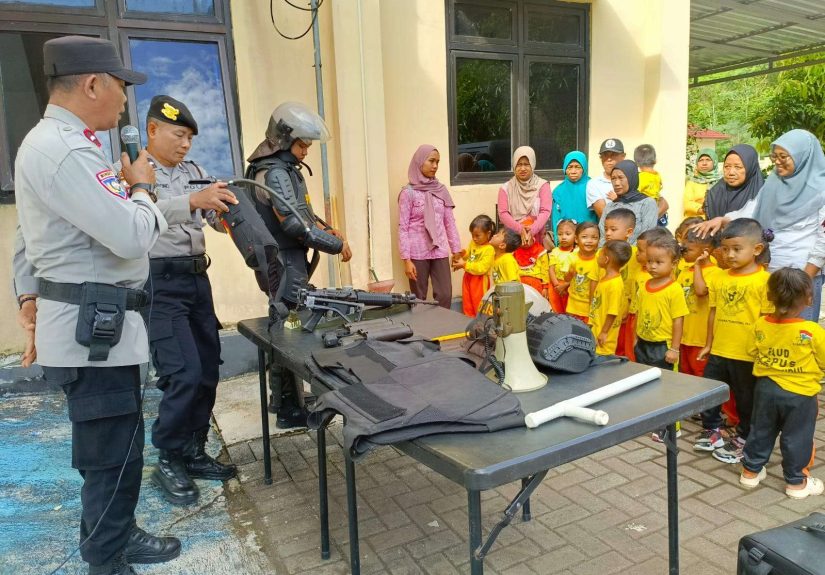 Polsek Tepus Terima Kunjungan PAUD Pertiwi Bintaos Sidoharjo, Kenalkan Profesi Polisi Sejak Dini