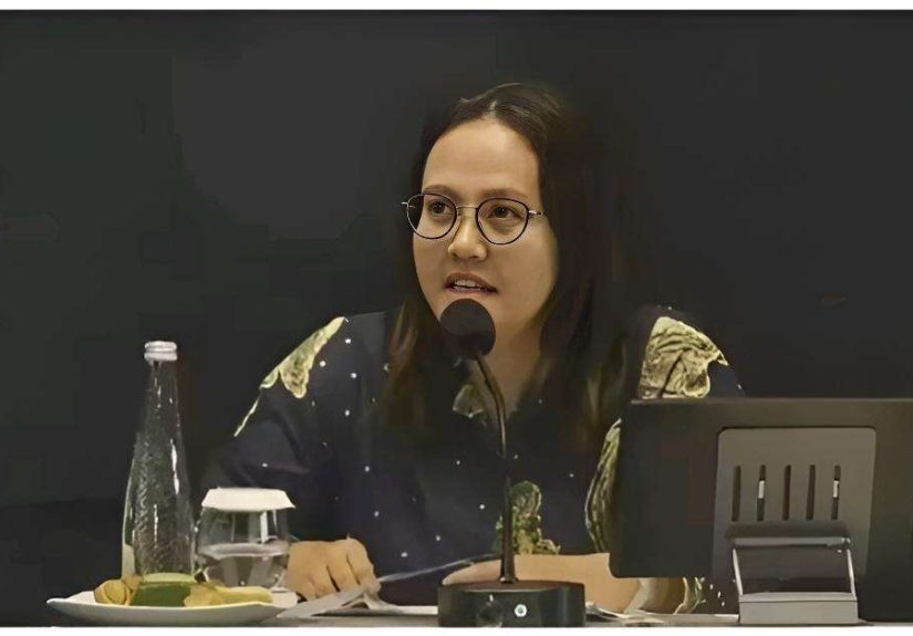 Viral Status WhatsApp Indri Wahyuni: Bela Pemenang, Singgung Sekolah Terpencil & Tantang Netizen