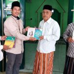 Dari Mimbar ke Aksi Sosial, Penyuluh KUA Sewon Tebar Qur’an, Buku, dan alat kebersihan di Masjid Al-Amin Miri