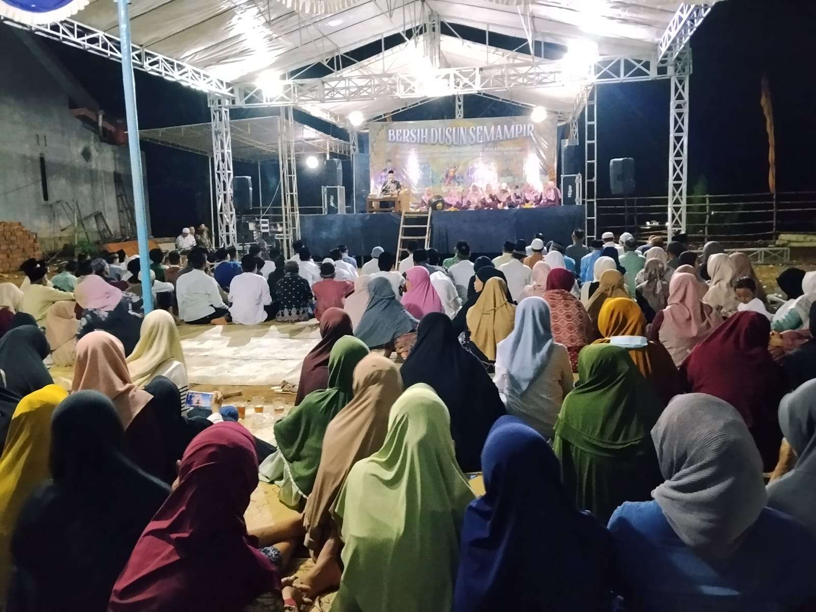 Ngaji Bareng Ustadz Agus Hermmanto Cuwelo Mengawali Kegiatan Bersih Dusun Semampir, Semugih, Rongkop