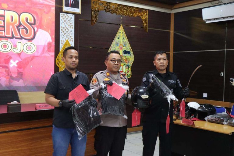 Konflik Antar Kelompok Memanas di Tik Tok, Berujung Aniaya dan Luka Sayatan di Depan Pasar Pon Ngipak