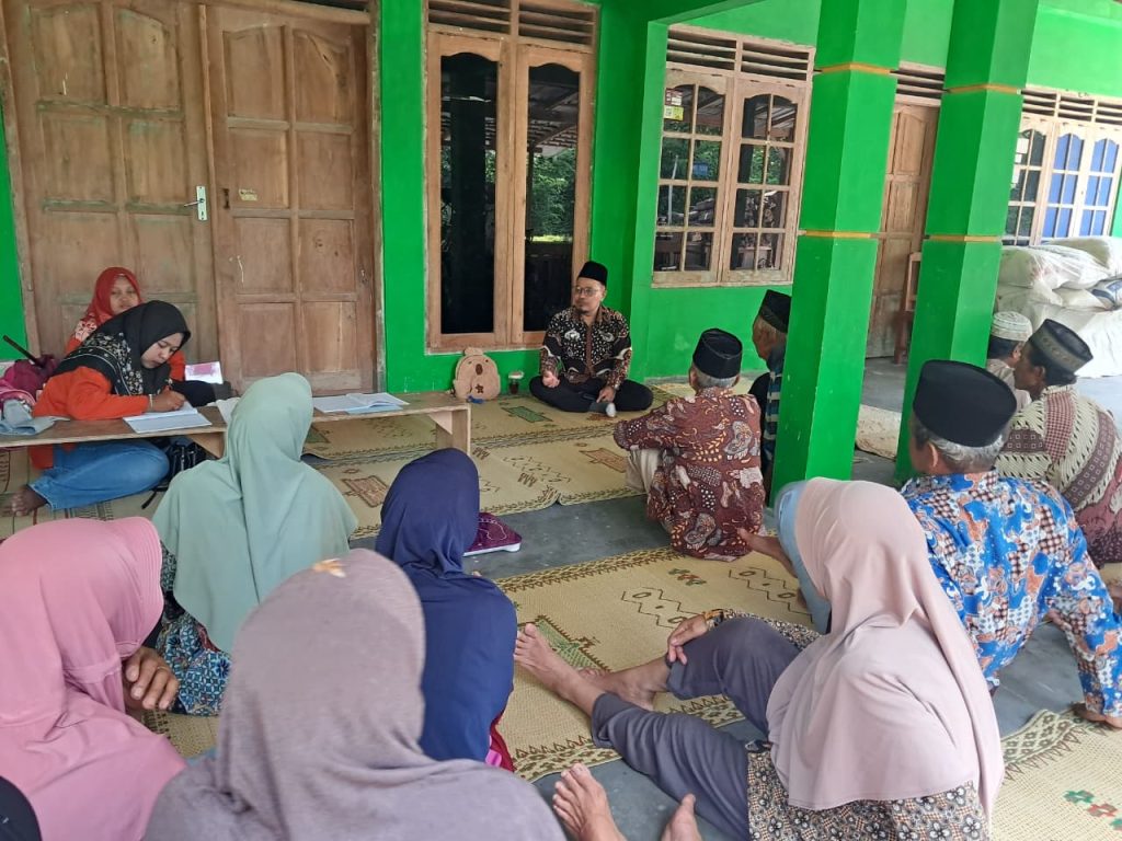 Sentuh Sanubari Lansia Jamus, KUA Pengasih Tanamkan Pentingnya Sikap Terbaik Hamba Kepada Allah SWT