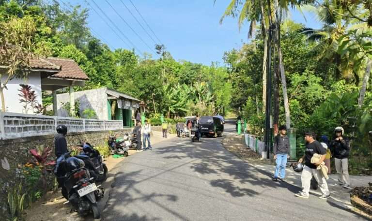 Insiden Lalu Lintas Gunungkidul: Dua Sepeda Motor Sama Jenis Bertabrakan, Empat Orang Dirawat di Rumah Sakit