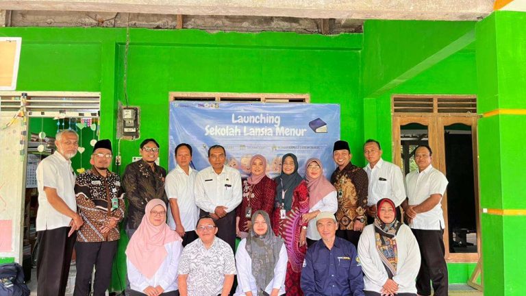Sukseskan Program Lansia Tangguh, KUA Pengasih Kawal Launching Sekolah Lansia Perdana