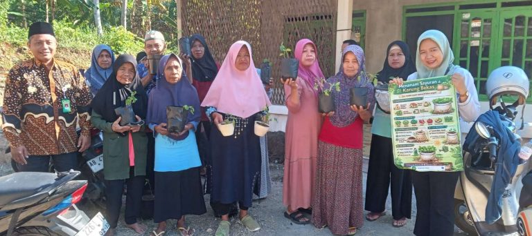Ketahanan Pangan dan Investasi Akhirat: Sinergi KUA Pengasih dan PKH Sasar Warga Mrunggi
