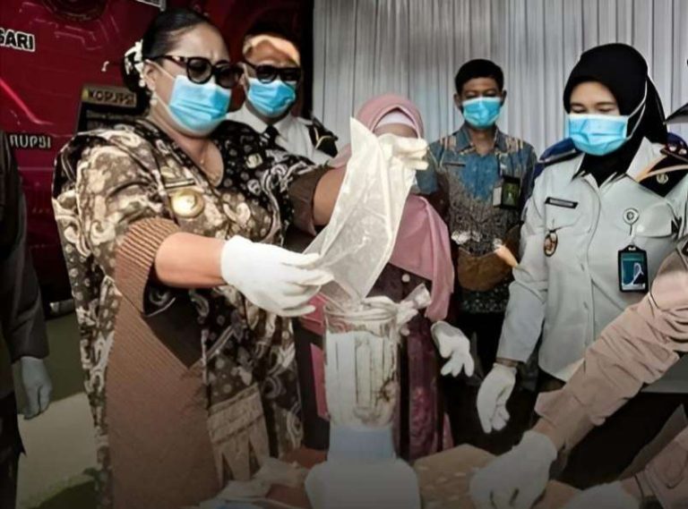 Pemusnahan Barang Bukti 2.000 Butir Obat Terlarang Dimusnahkan, Bupati Gunungkidul Tekankan Pencegahan pada Remaja Pemusnahan Barang Bukti 2.000 Butir Obat Terlarang Dimusnahkan, Bupati Gunungkidul Tekankan Pencegahan pada Remaja