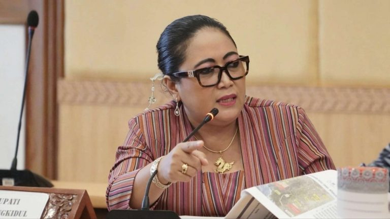 Pembatalan Pengadaan Seragam Bernilai Miliaran Rupiah: Bupati Alihkan Dana ke Infrastruktur, Prioritaskan Kepentingan Masyarakat Pembatalan Pengadaan Seragam Bernilai Miliaran Rupiah: Bupati Alihkan Dana ke Infrastruktur, Prioritaskan Kepentingan Masyarakat