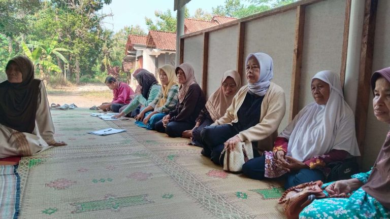 Perkuat Ketahanan Pangan dan Spiritual, KUA Pengasih Bersama PKH Gelar Kegiatan “SIKAP BAIK”