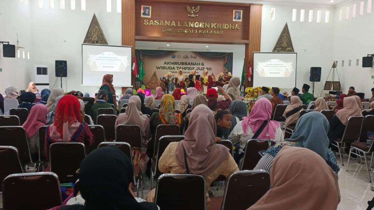 “Sangat Bangga” – Orang Tua Apresiasi Hasil Pembinaan SD Muhammadiyah Bendosari di Acara Wisuda Tahfidz Juz 30