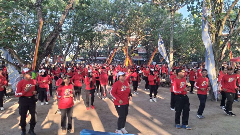 Polsek Tepus Gelar Bersih Pantai dan Senam Massal Peringati HUT Bhayangkara ke-80