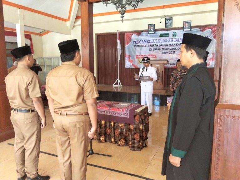 Lurah Botodayaan Lantik Dua Pemimpin Padukuhan, Tekankan Pentingnya Nilai Amanah Lurah Botodayaan Lantik Dua Pemimpin Padukuhan, Tekankan Pentingnya Nilai Amanah
