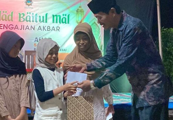 Genap Satu Tahun, Baitul Mal Masjid Al Amin Petir Salurkan Rp7 Juta untuk Anak Yatim dan Sarana Ibadah Genap Satu Tahun, Baitul Mal Masjid Al Amin Petir Salurkan Rp7 Juta untuk Anak Yatim dan Sarana Ibadah