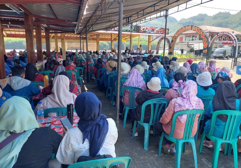 Jalin Keakraban & Tambah Wawasan: Kader Relawan Sendangadi Ikut Studi Wisata ke Cilacap