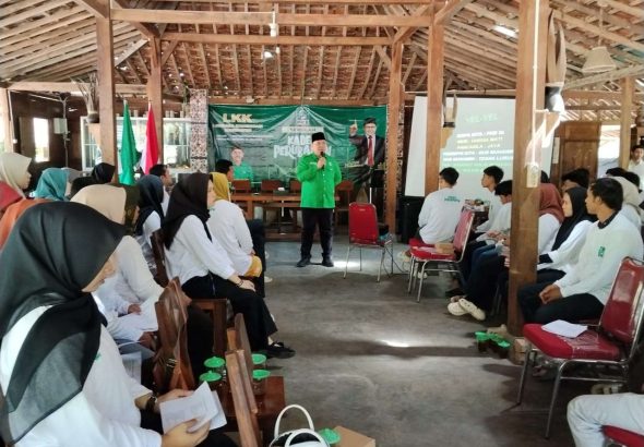 Demisioner DPC PKB Arif Gunadi Targetkan 30 Persen Kuota Perempuan, Dorong Gen Z Aktif di Pemilu 2029 Demisioner DPC PKB Arif Gunadi Targetkan 30 Persen Kuota Perempuan, Dorong Gen Z Aktif di Pemilu 2029