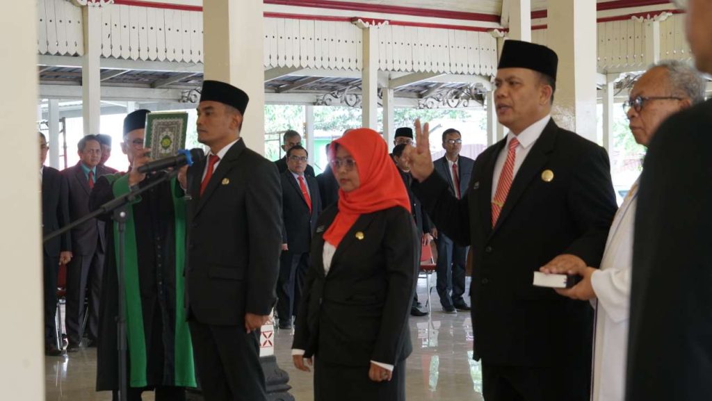 Bupati Endah Kuntariningsih Lantik Direktur RSUD, Kadis Sosial P3A, dan Kasatpol PP Gunungkidul Bupati Endah Kuntariningsih Lantik Direktur RSUD, Kadis Sosial P3A, dan Kasatpol PP Gunungkidul