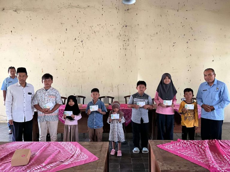 Tingkatkan Kepedulian Sosial, Kapanewon Pengasih dan BAZNAS Tasarufkan Santunan Yatim Piatu