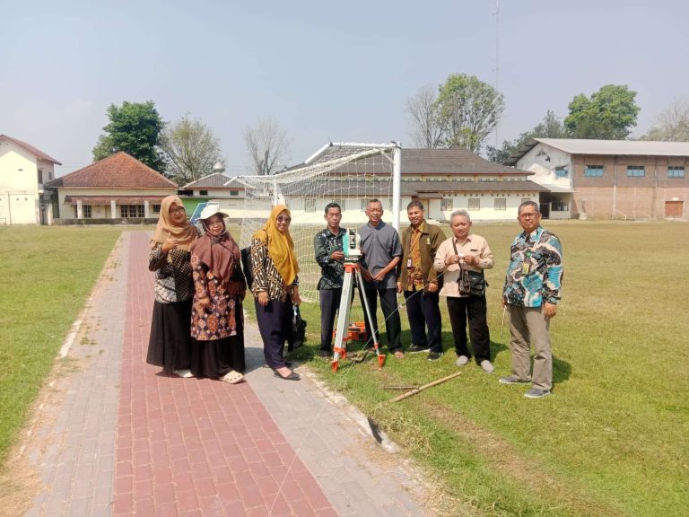 Rashdul Kiblat, Bimas Islam dan Penyuluh Agama Islam KUA Sewon Verifikasi Arah Kiblat dengan Theodolite