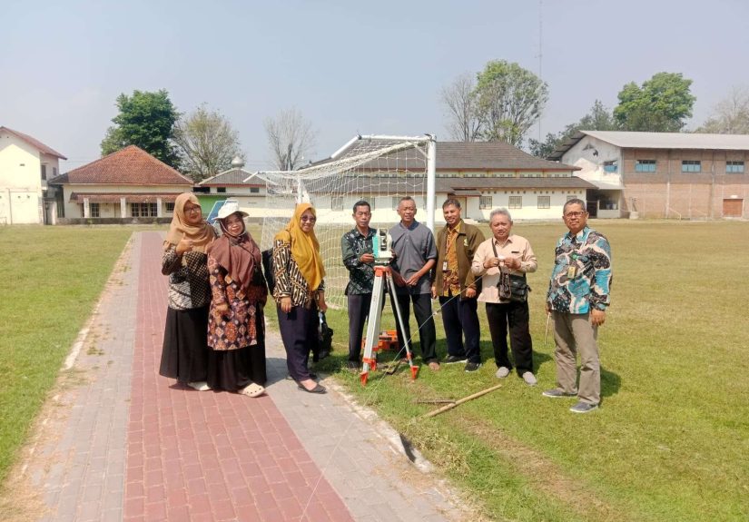 Rashdul Kiblat, Bimas Islam dan Penyuluh Agama Islam KUA Sewon Verifikasi Arah Kiblat dengan Theodolite