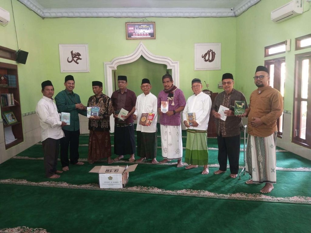 Jumat Keliling Masjid Literasi: KUA Sewon Bina Takmir dan Salurkan Wakaf Buku “Geliat Si Manis” Jumat Keliling Masjid Literasi: KUA Sewon Bina Takmir dan Salurkan Wakaf Buku “Geliat Si Manis”