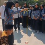 Edukasi Falakiah: KUA Pengasih Gelar Sosialisasi dan Praktik Rashdul Kiblat di SMK N 1 Pengasih