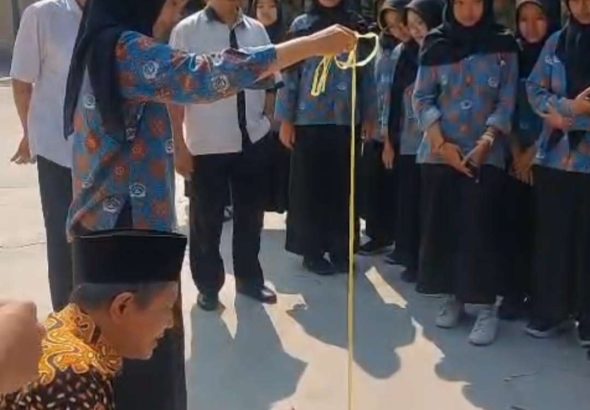Edukasi Falakiah: KUA Pengasih Gelar Sosialisasi dan Praktik Rashdul Kiblat di SMK N 1 Pengasih