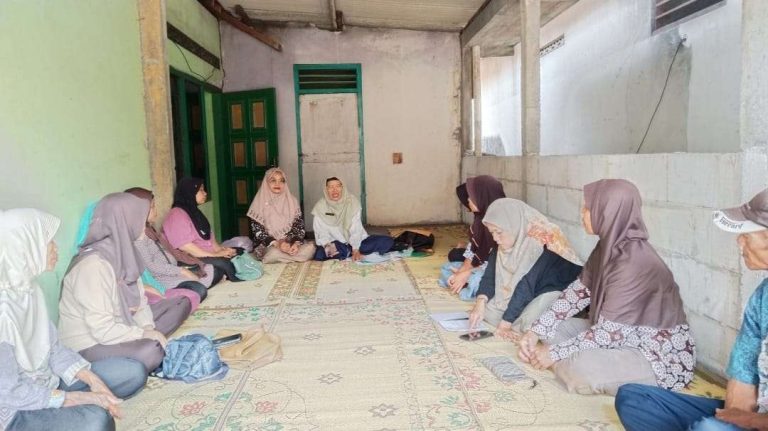 Manfaatkan Istiwa A’zam, Program SIKAP BAIK Edukasi Warga Margosari Cara Praktis Ukur Kiblat Manfaatkan Istiwa A’zam, Program SIKAP BAIK Edukasi Warga Margosari Cara Praktis Ukur Kiblat