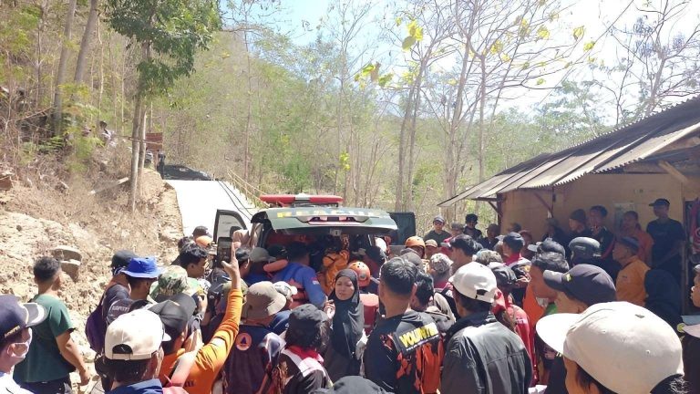 Setelah Seharian Hilang, Korban Tenggelam di Sungai Oya Imogiri Berhasil Ditemukan Tim Gabungan