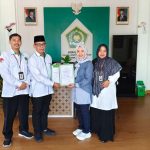 Kepala KUA Sewon Serahkan Sertifikat Arah Kiblat Musala Balai Desa Pendowoharjo